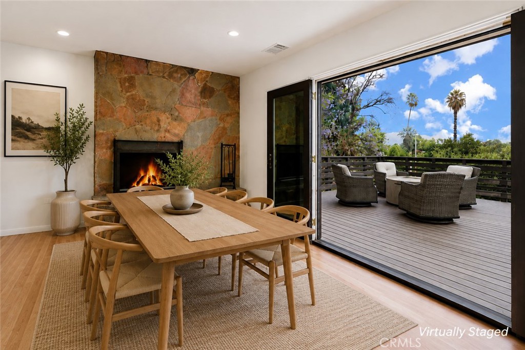 2128 Oak Crest