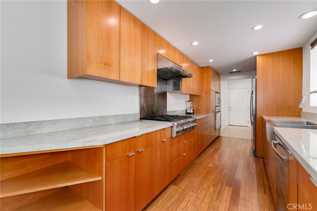 2128 Oak Crest