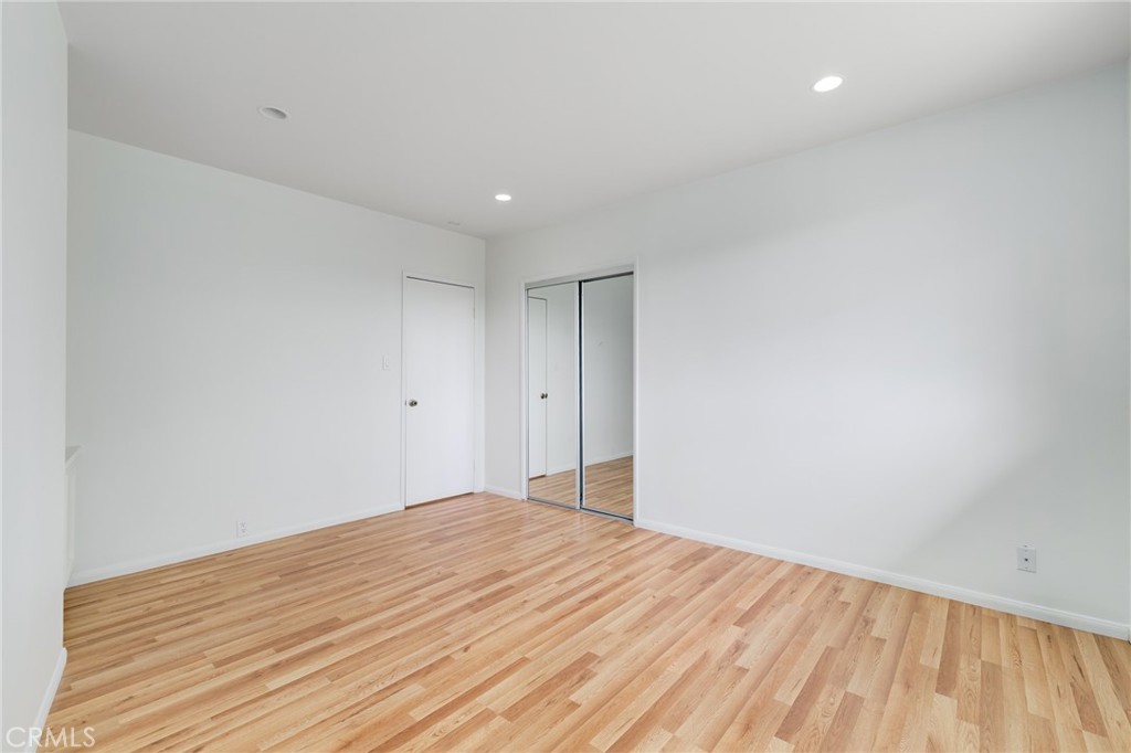 2128 Oak Crest
