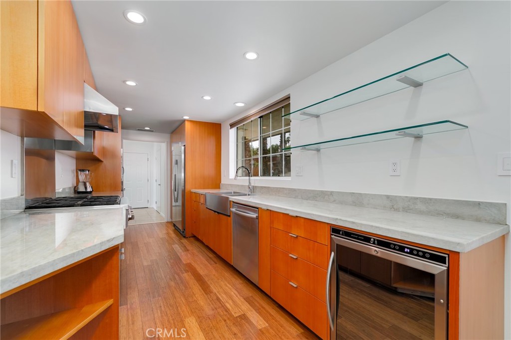 2128 Oak Crest