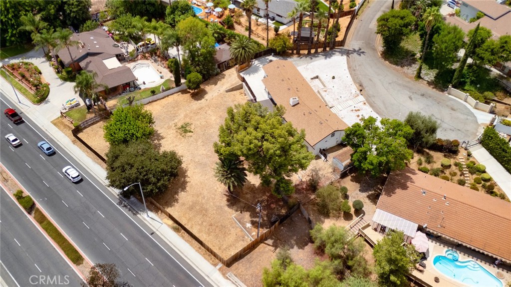 2128 Oak Crest