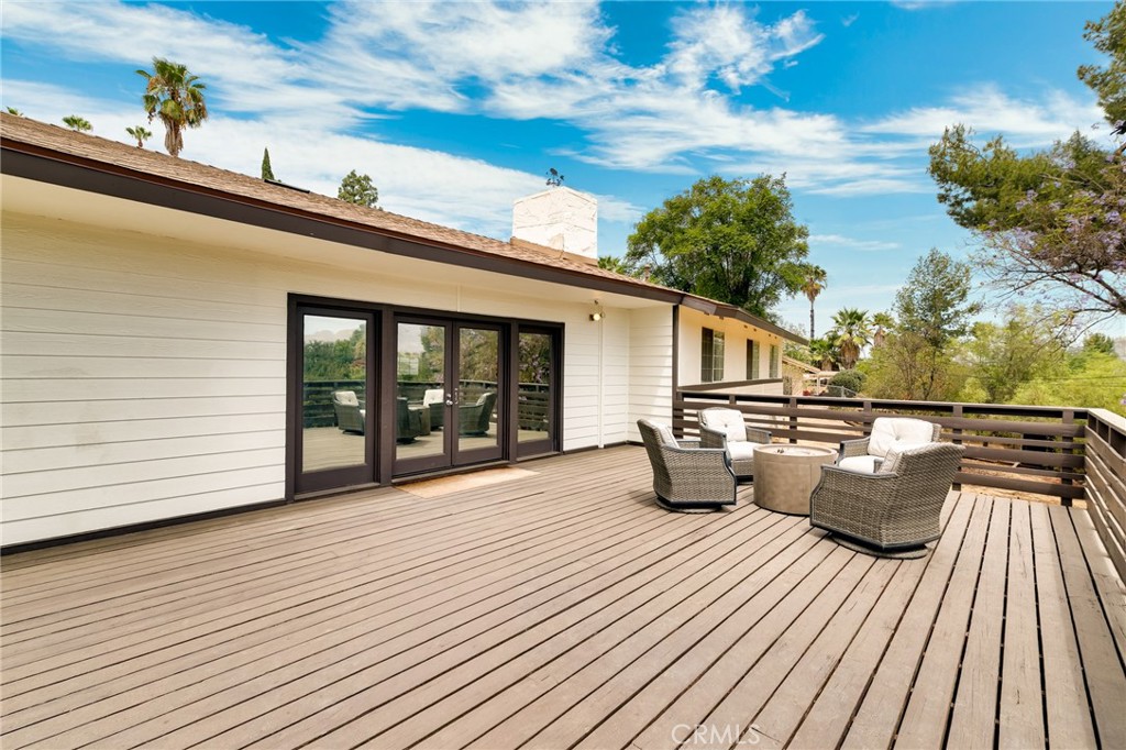 2128 Oak Crest