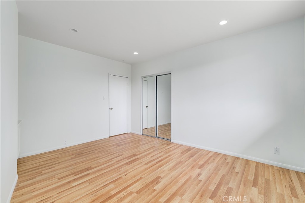 2128 Oak Crest