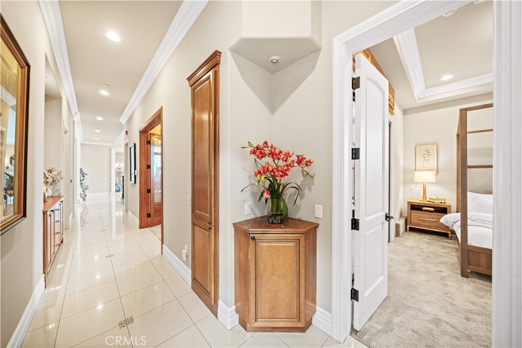 325 N Terrace View