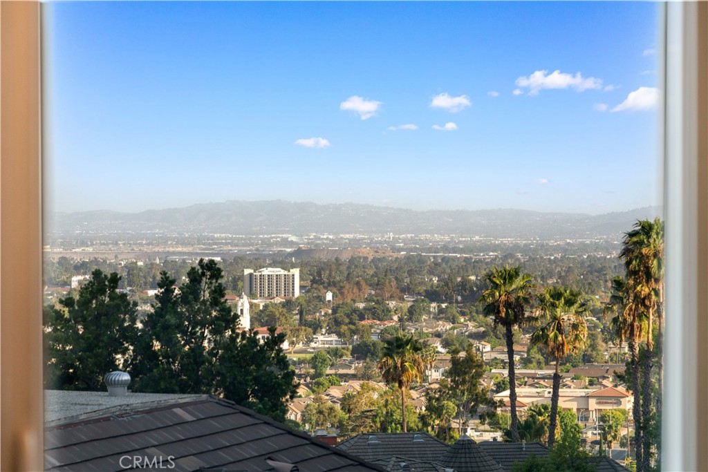 325 N Terrace View