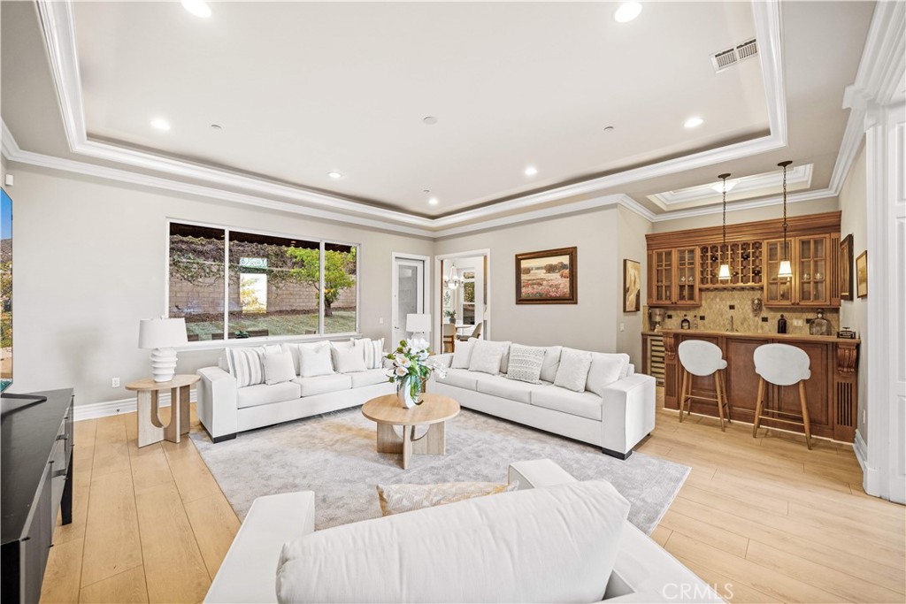 325 N Terrace View