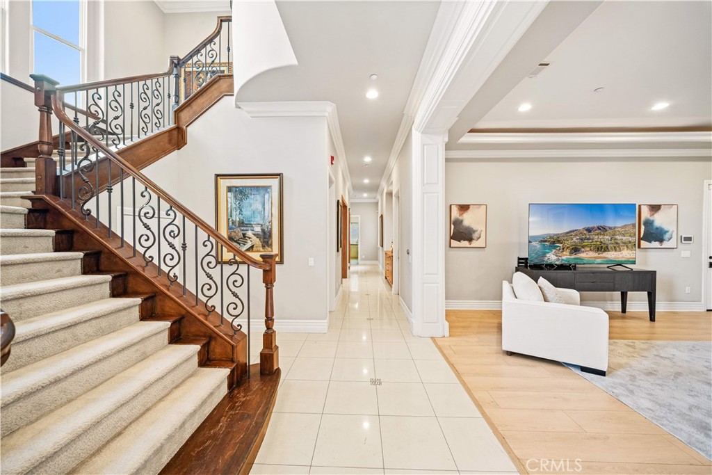 325 N Terrace View