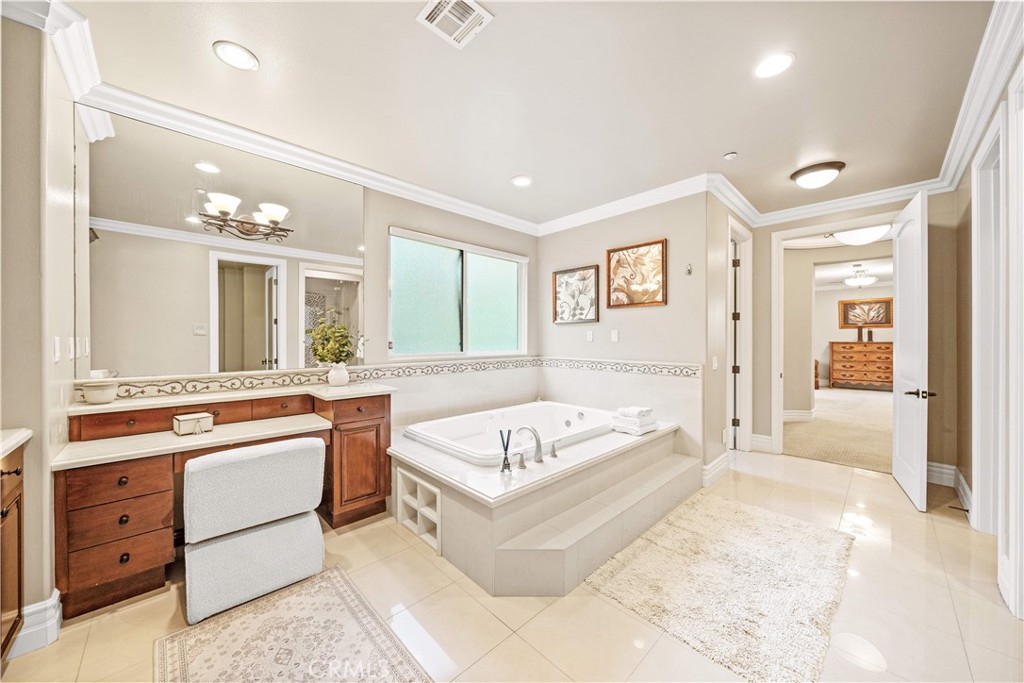 325 N Terrace View