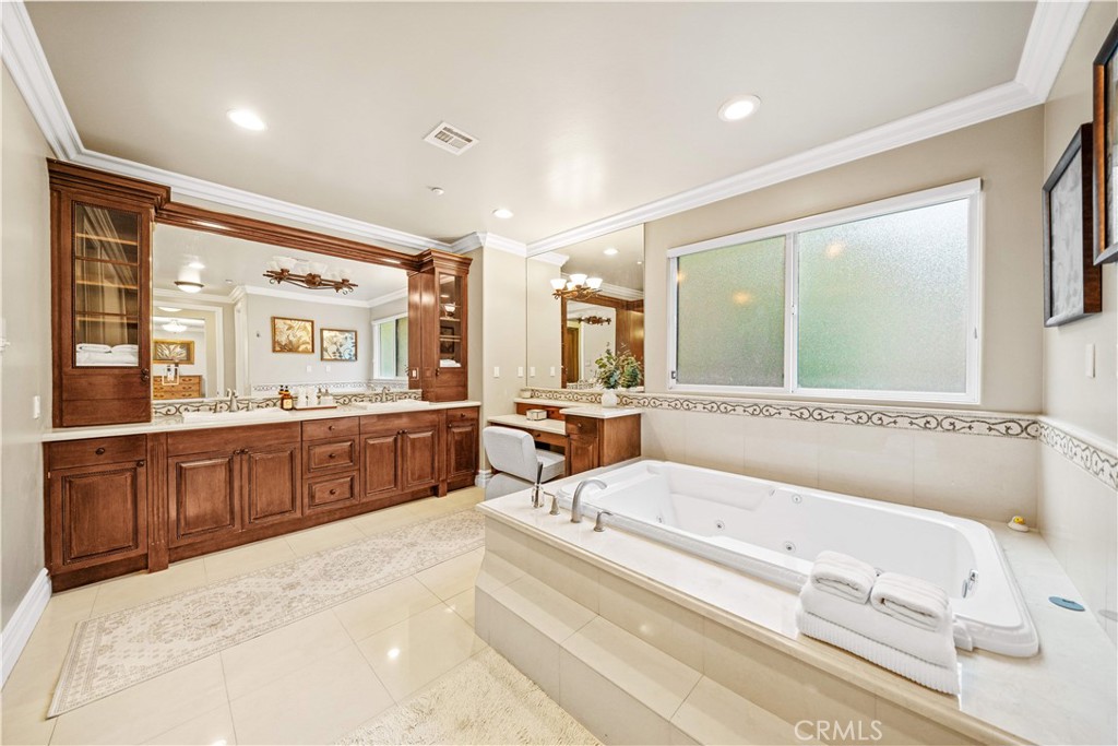 325 N Terrace View