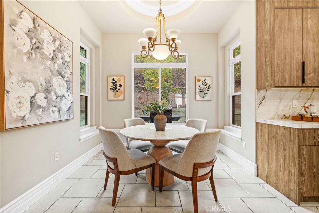 325 N Terrace View