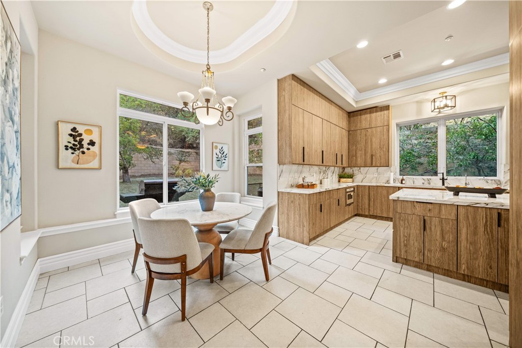 325 N Terrace View