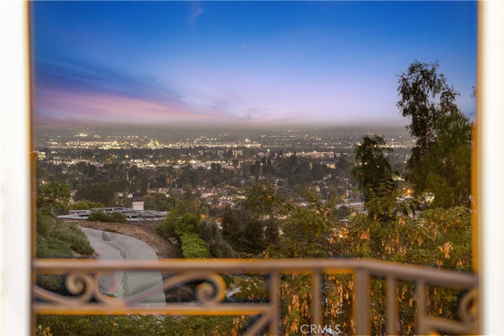 325 N Terrace View