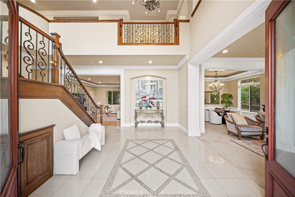 325 N Terrace View