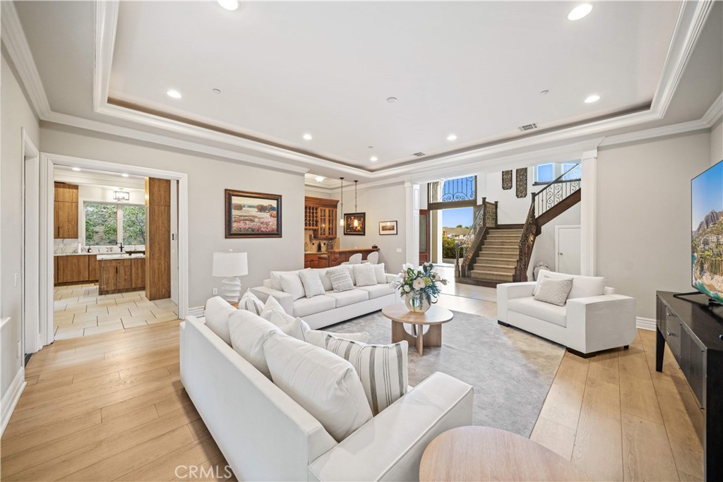 325 N Terrace View