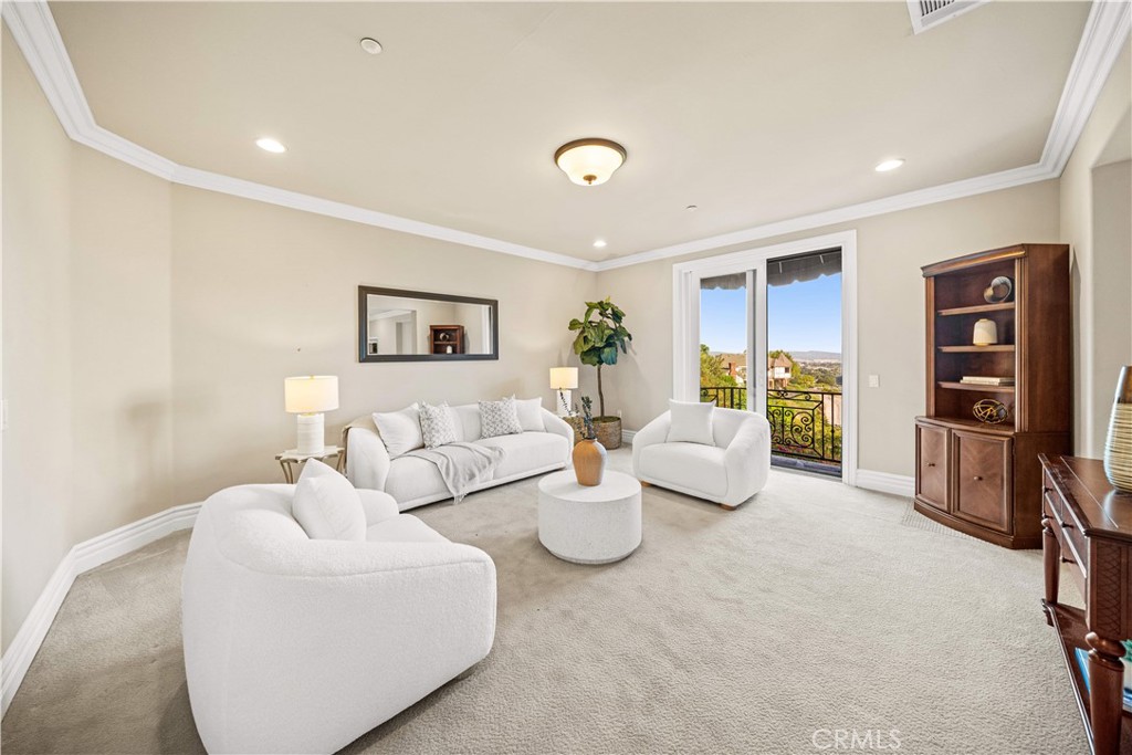 325 N Terrace View