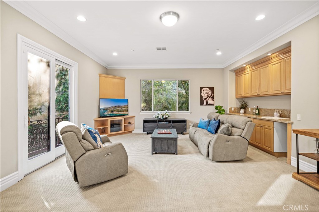 325 N Terrace View