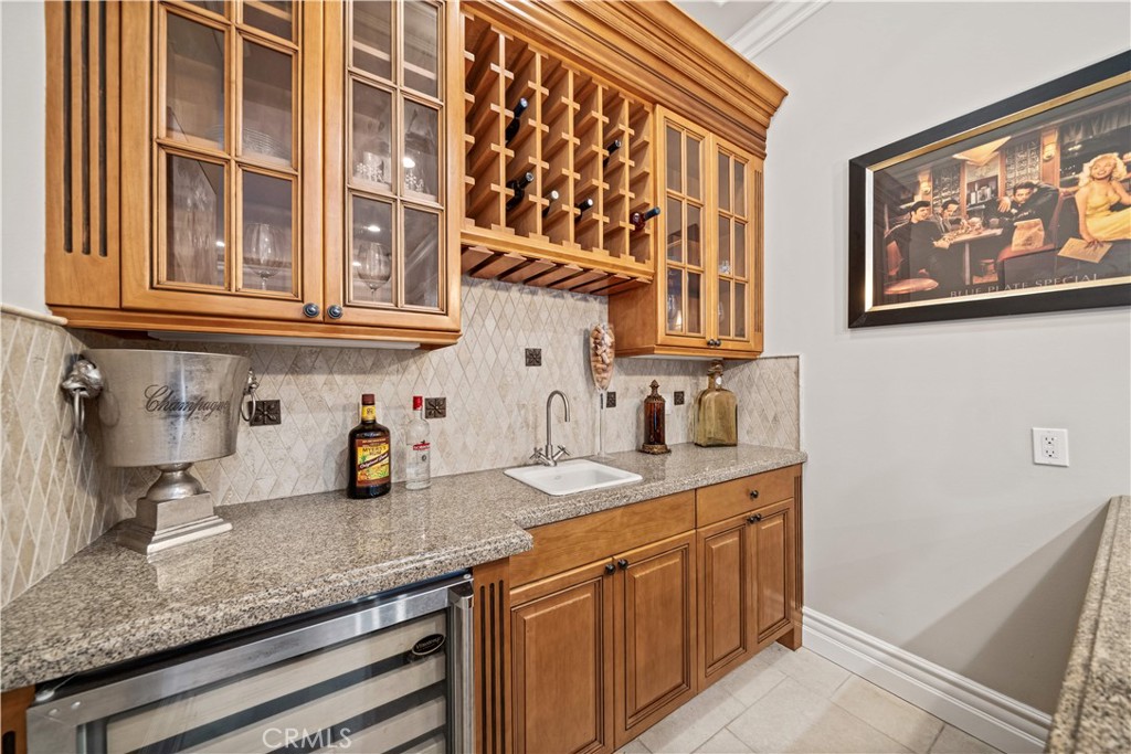 325 N Terrace View