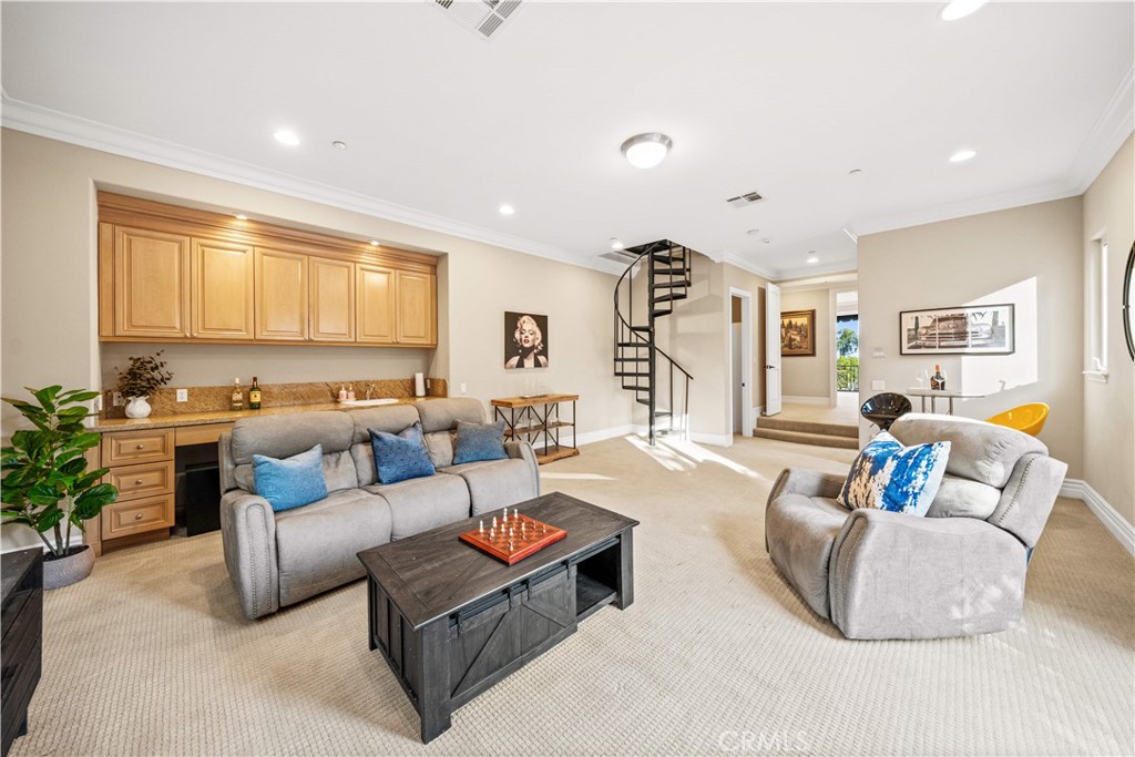 325 N Terrace View