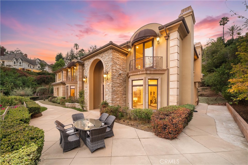 325 N Terrace View