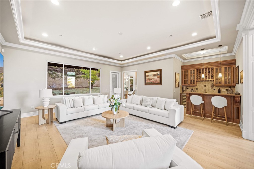 325 N Terrace View