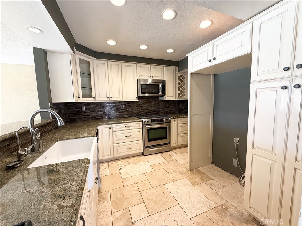 3382 Tempe Drive