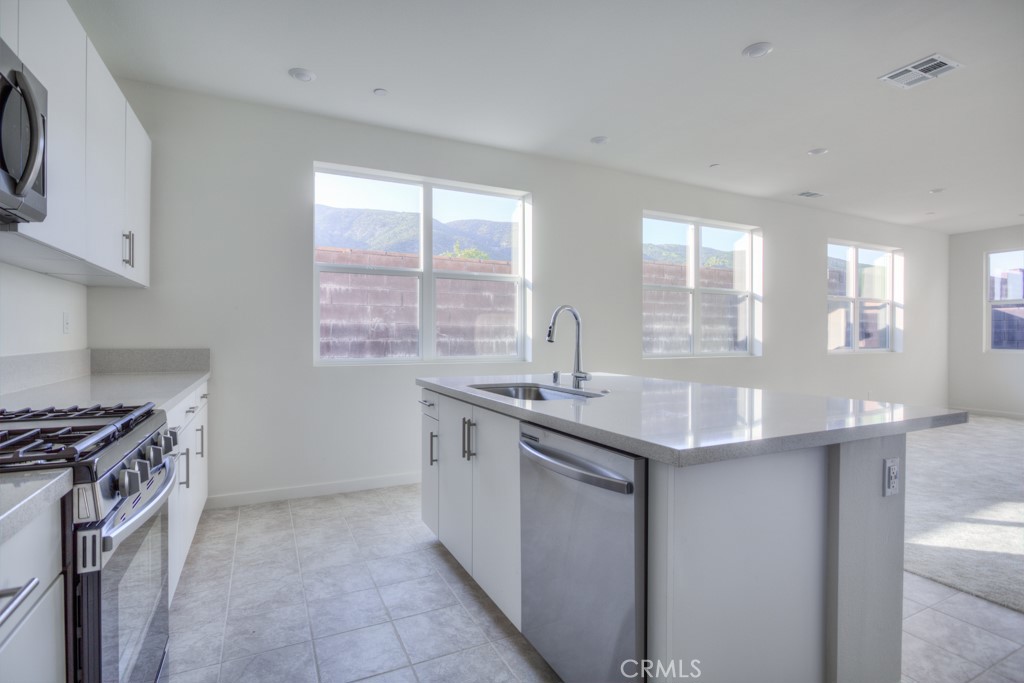 15812 Caterpillar Dr