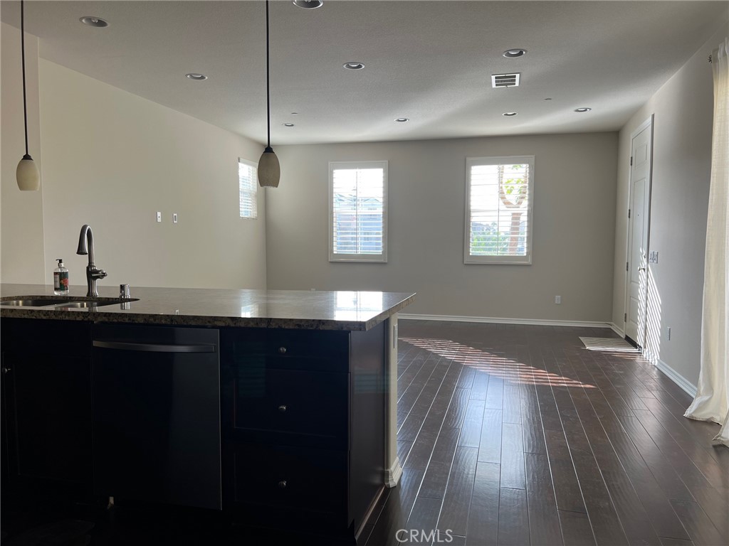 789 E Sierra Madre