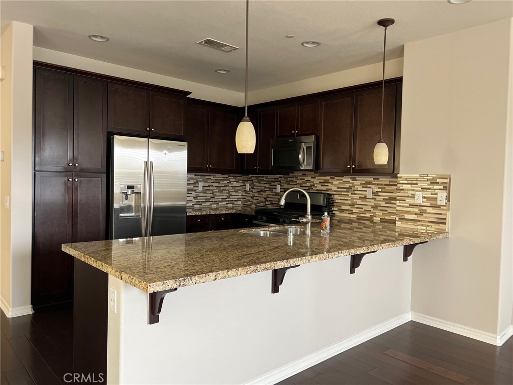 789 E Sierra Madre