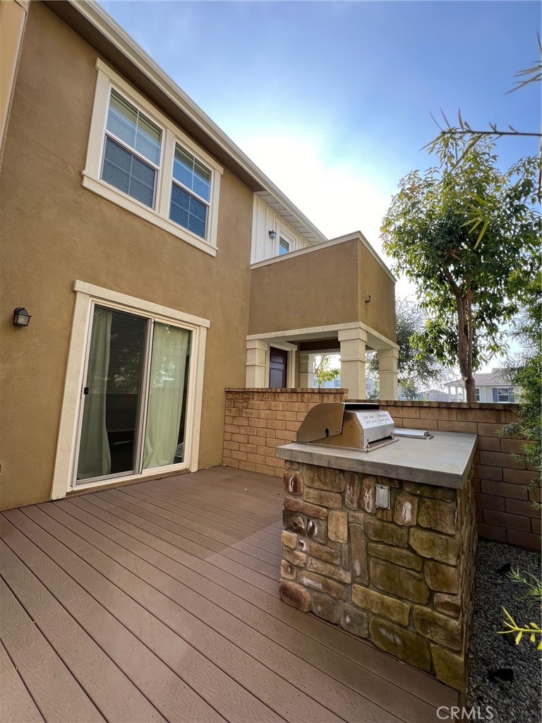 789 E Sierra Madre