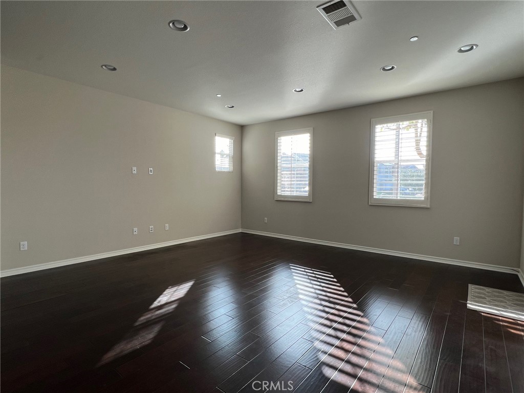 789 E Sierra Madre