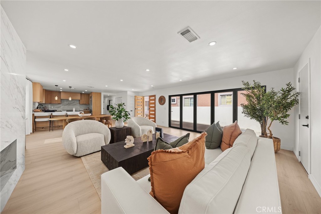 7839 W 80th Street