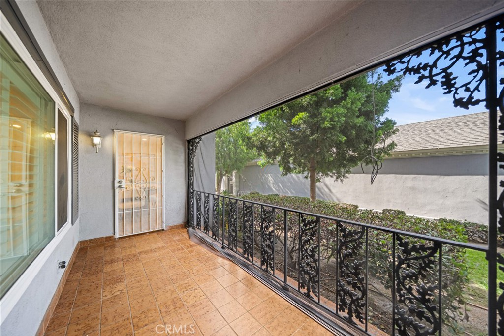 1611 S Pomona D13