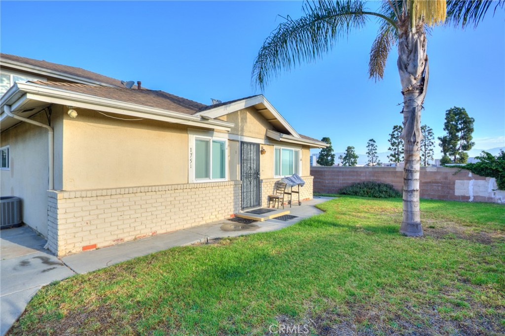 1751 Fullerton