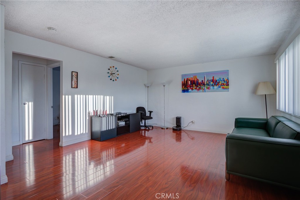 1751 Fullerton