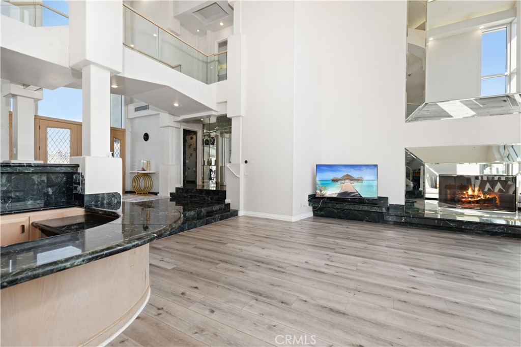 1527 Calle Cristina