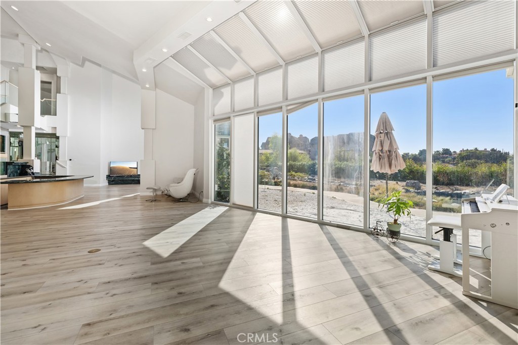 1527 Calle Cristina