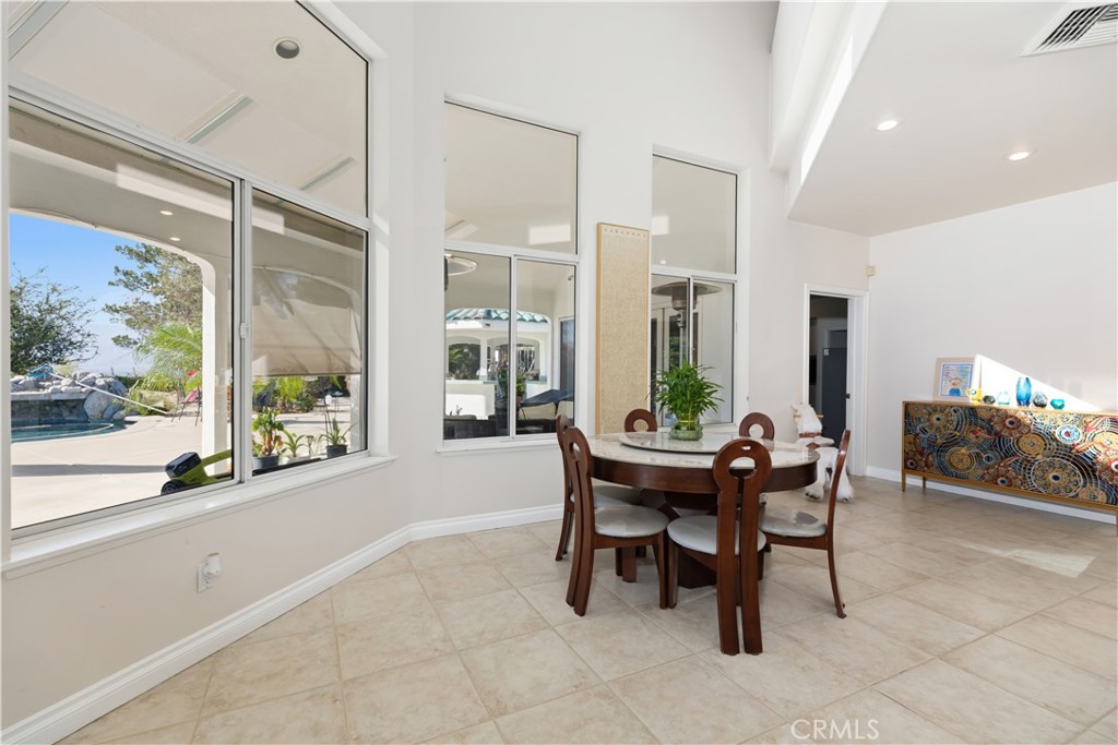 1527 Calle Cristina