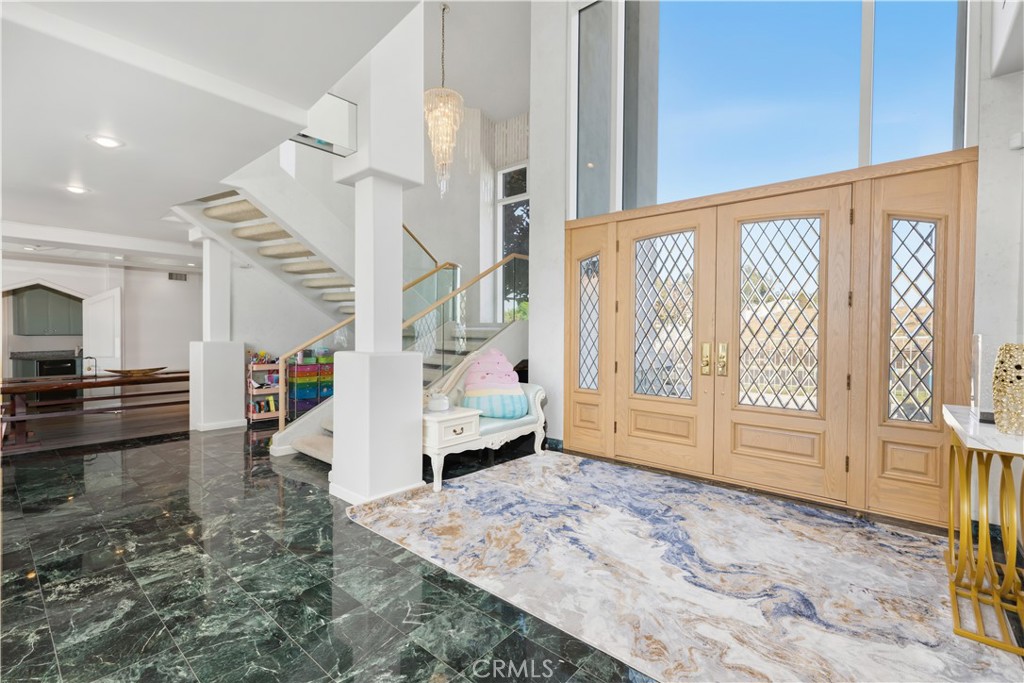 1527 Calle Cristina