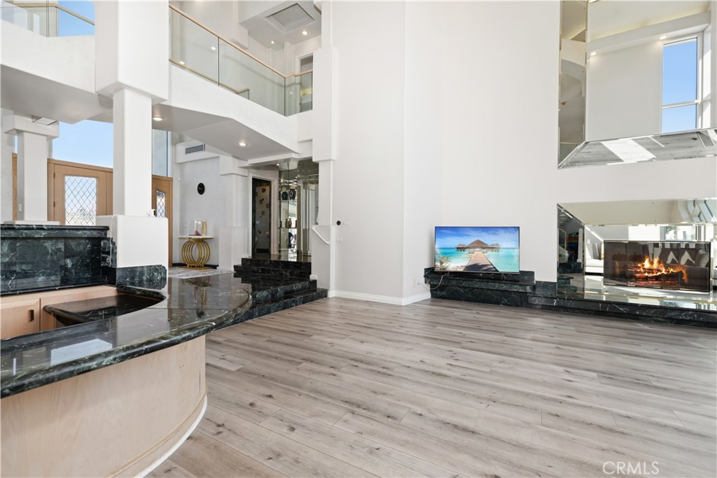 1527 Calle Cristina