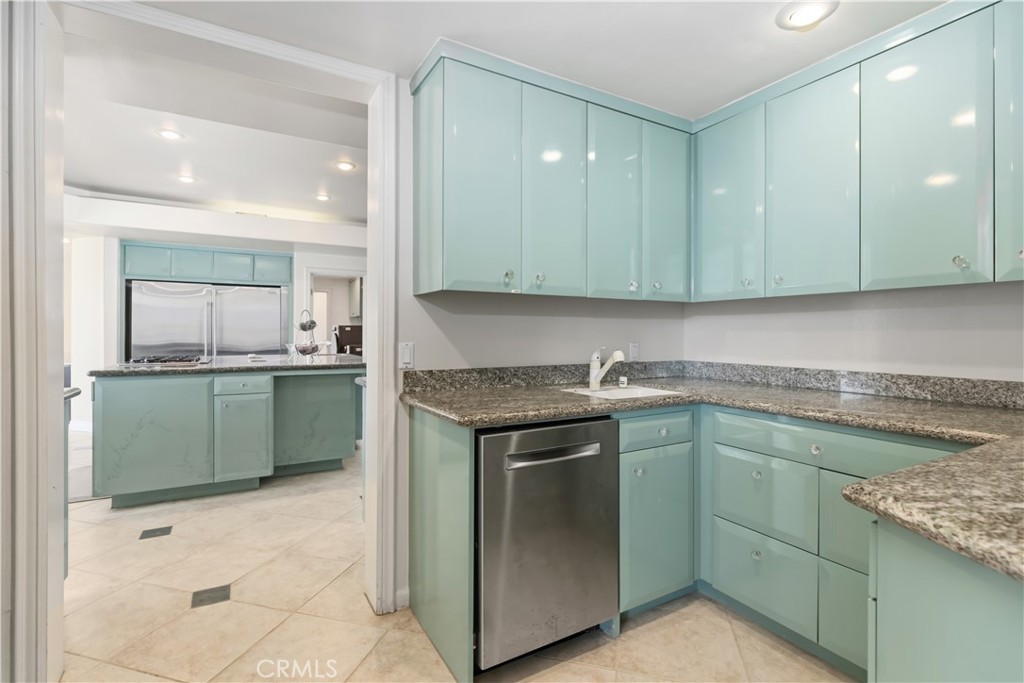 1527 Calle Cristina