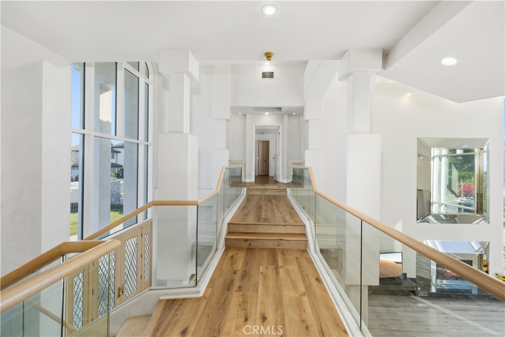 1527 Calle Cristina