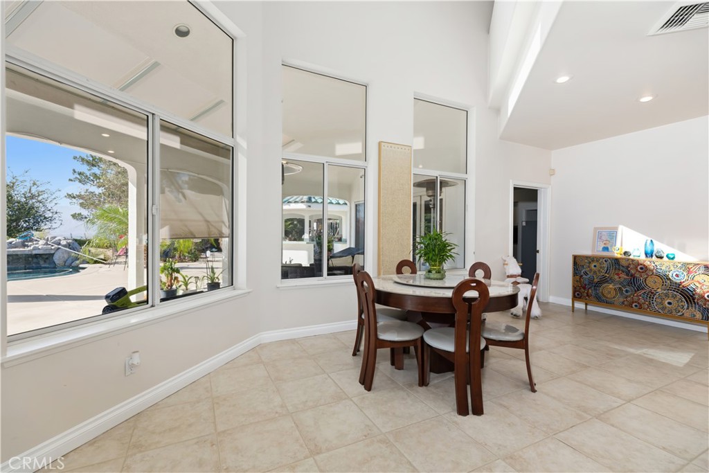 1527 Calle Cristina