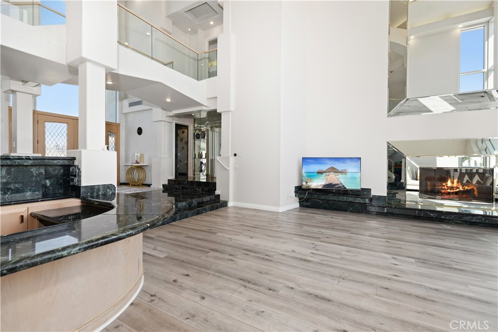 1527 Calle Cristina
