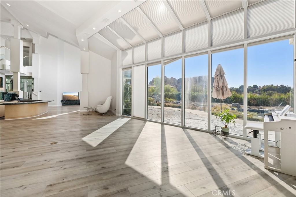 1527 Calle Cristina