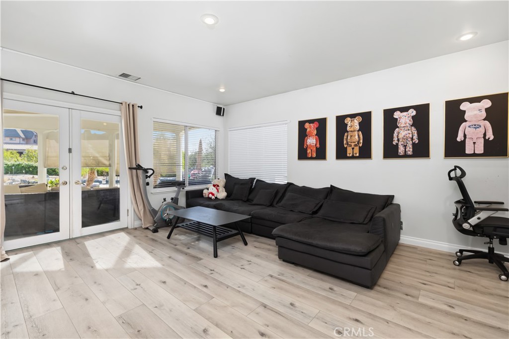 1527 Calle Cristina