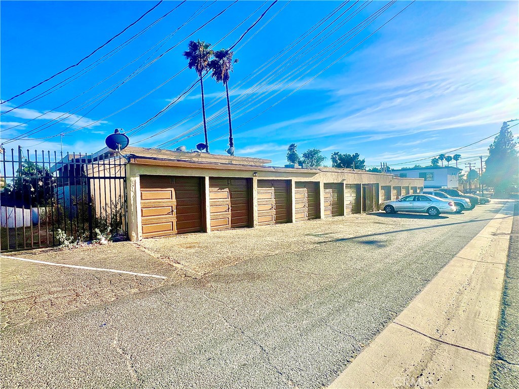 242 W Jackson