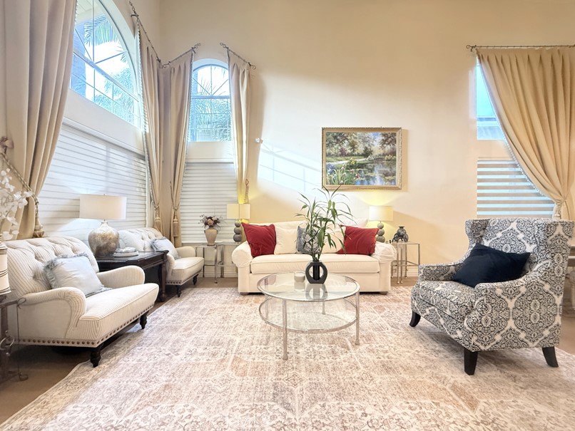 2026 Avenida Hacienda