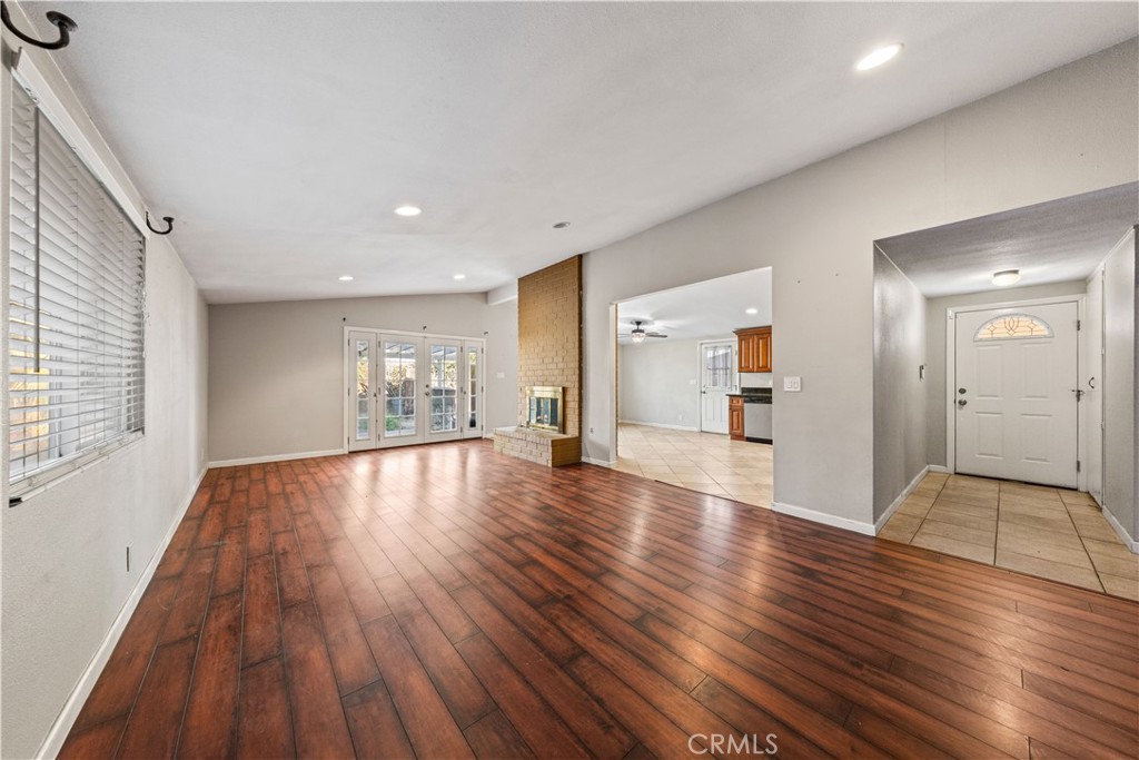 6790 El Cajon Dr
