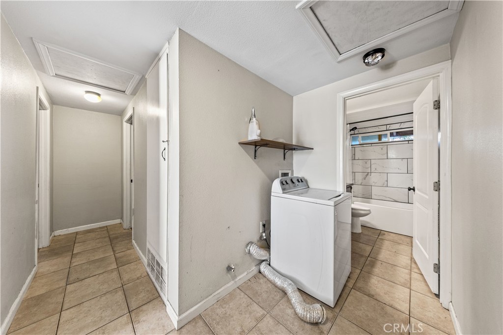 6790 El Cajon Dr