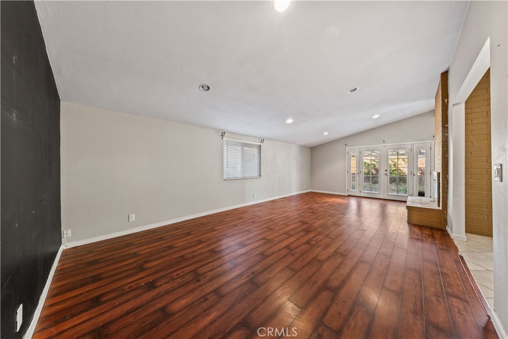 6790 El Cajon Dr